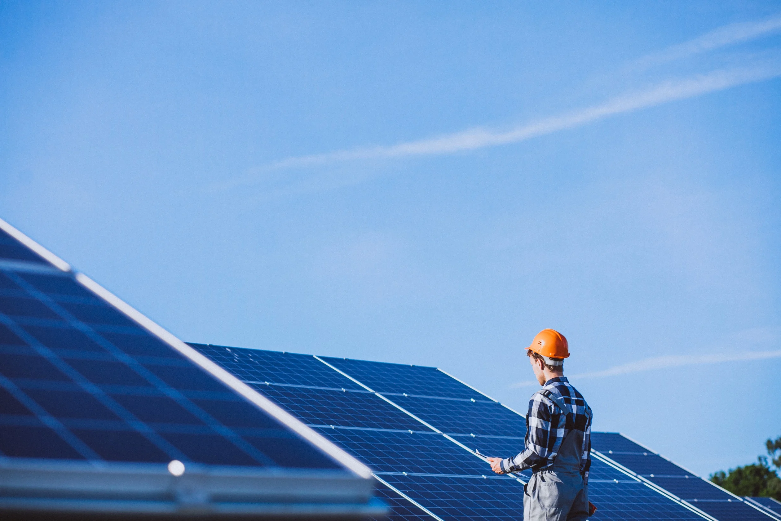 solar-panel-man